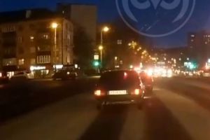 В Пензе резкий маневр водителя привел к нелепой аварии. Видео