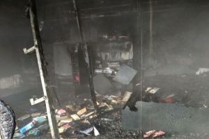 «Случилось большое горе». Появились фото с места пожара в Каменке