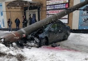 «Боулинг» из столбов. Фото с места загадочного инцидента в Кузнецке