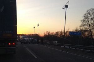 На трассе М-5 под Пензой столкнулись два авто. Пострадали трое