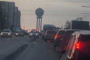 В пензенском микрорайоне Арбеково образовалась пробка из-за ДТП