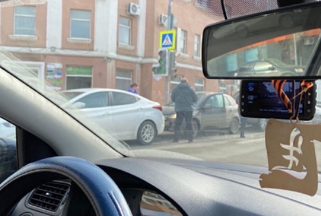 В центре Пензы в ДТП попали три машины