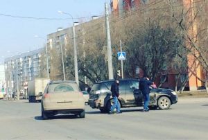 На перекрестке в пензенской Терновке произошла авария