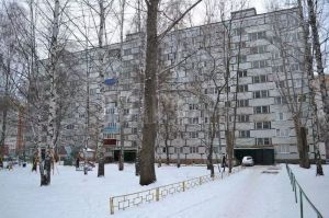 На проспекте Строителей в Пензе дети мерзли на балконе