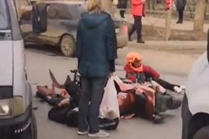 Появилось видео с места серьезного ДТП с мотоциклом в Пензе