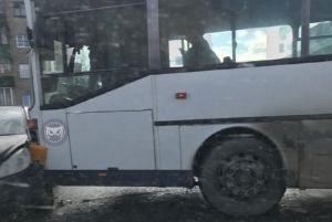 В Пензе автобус протаранил легковушку