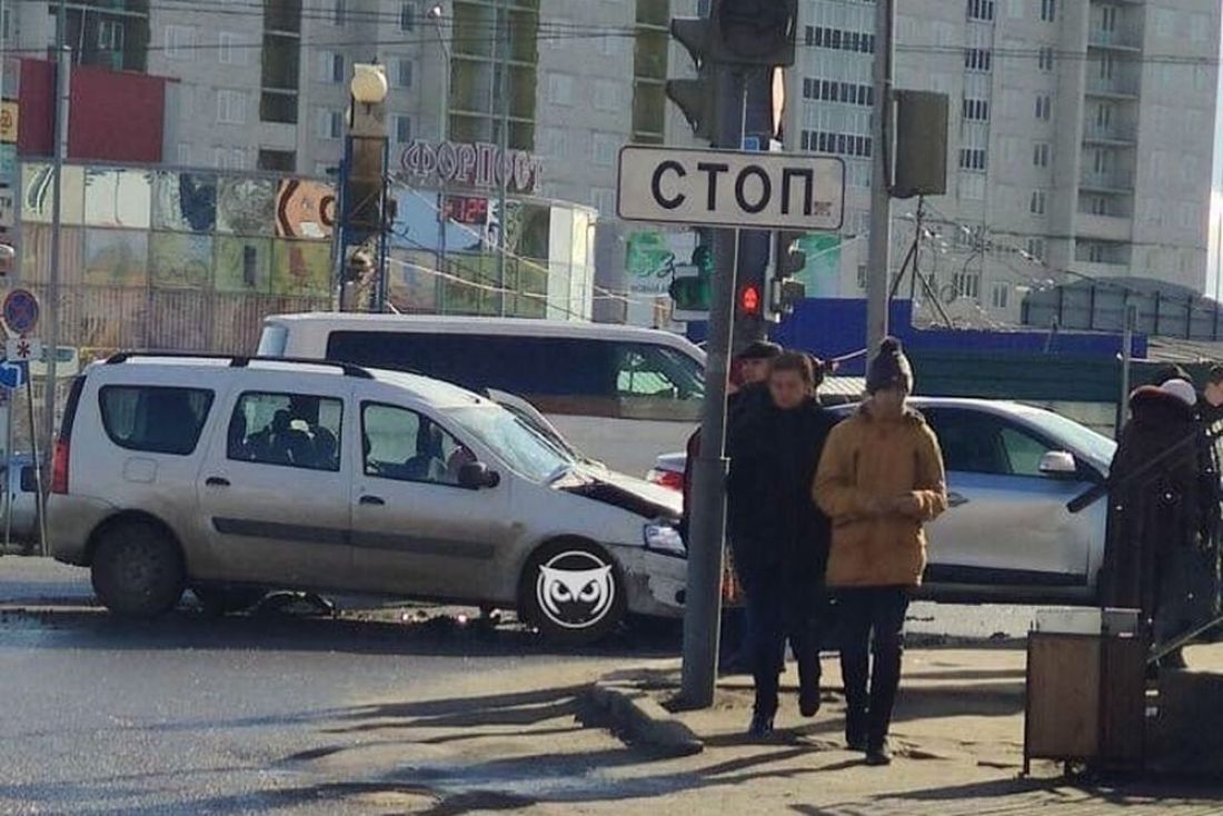 В пензенском районе Гидрострой в аварию попал легковой автомобиль