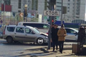 В пензенском районе Гидрострой в аварию попал легковой автомобиль