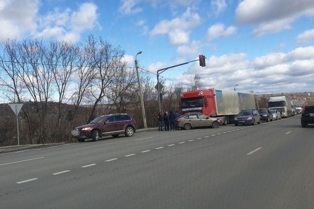 Пензенцев предупреждают о пробке на трассе М-5 из-за аварии