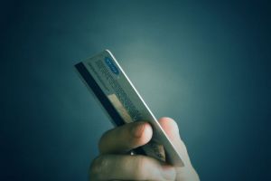 В Пензенской области мужчину побоями вынудили перевести деньги