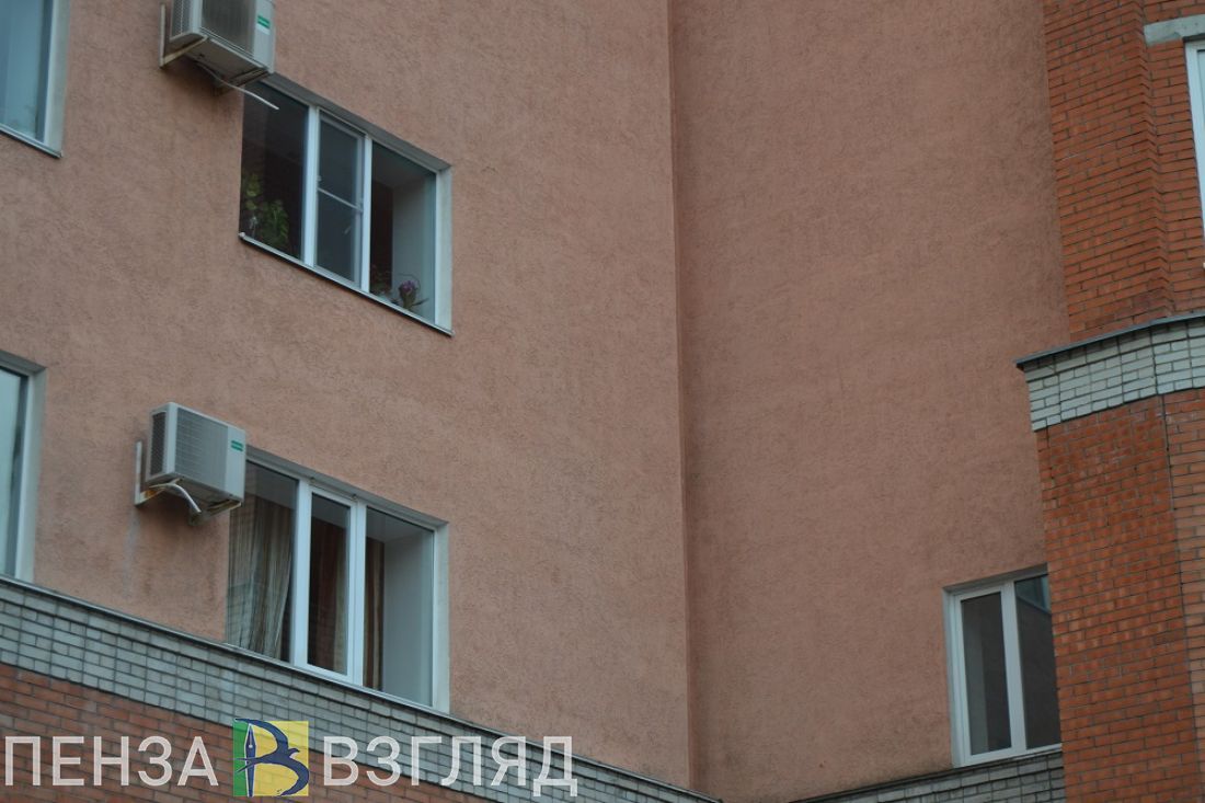 Пензенца избили и ограбили на лестничной площадке