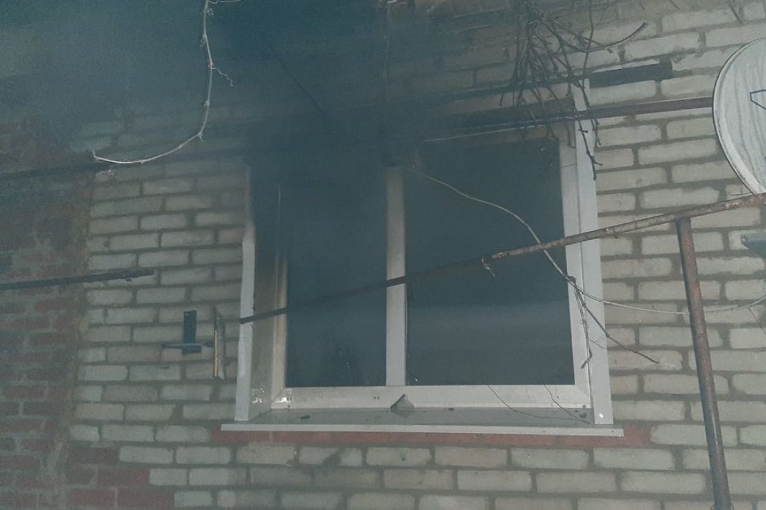 Из загоревшегося дома в Пензенской области спасена женщина