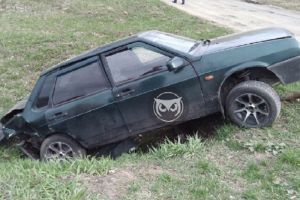Под Пензой легковая машина улетела с дороги. Фото