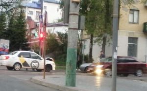 В центре Пензы произошла авария с участием машины такси