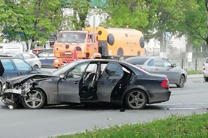 В Пензе «Мерседес» вылетел на встречку и разбился