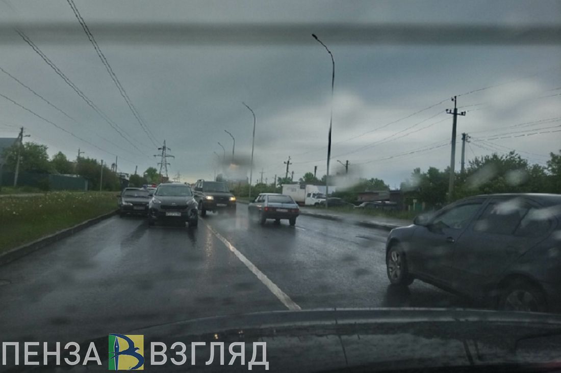 Столкновение двух машин стало причиной затора на окраине Пензы | 23.05.2020  | Пенза - БезФормата