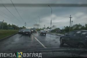 Столкновение двух машин стало причиной затора на окраине Пензы