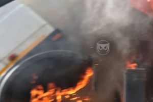 Загоревшийся на улице Мира в Пензе грузовик тушили восемь пожарных
