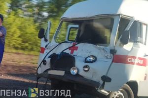 В Пензенской области автомобиль «скорой помощи» врезался в фуру