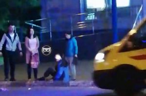 Прибыла «скорая». В центре Пензы сбили молодого человека