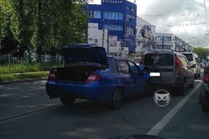 Появились фото с места массового ДТП в Заводском районе Пензы