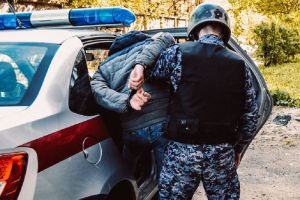 Пензенец прилюдно справил нужду и отреагировал дракой на замечание