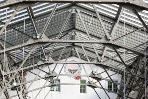 В Пензенской области сотрудник предприятия сорвался с высоты и получил переломы