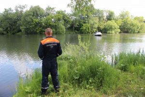 В Пензе из Суры вытащили труп мужчины
