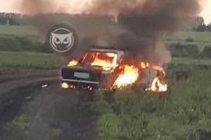 В пензенском МЧС прокомментировали ЧП с загоревшейся в поле машиной