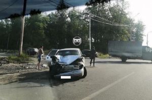 Пензенцы публикуют фото покореженных в результате аварии машин