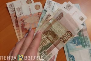 В Каменке девушка украла из чужой кофты 20 тысяч рублей