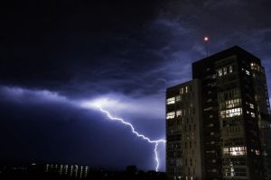 Жителей Пензенской области предупреждают о грозе и сильном ветре