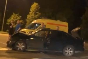 К месту аварии на трассе «Урал» в Пензе прибыла «скорая»