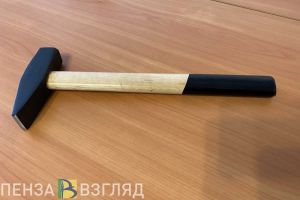 В Пензенской области сын молотком сломал ногу собственной матери