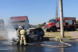 В пензенском МЧС прокомментировали ЧП с загоревшейся иномаркой