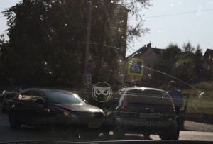 На улице Володарского в Пензе аварию устроили два автомобиля