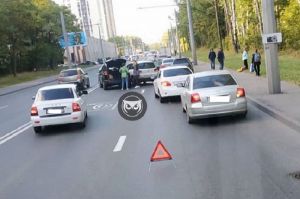 В ДТП на Окружной улице в Пензе попали шесть машин. Фото