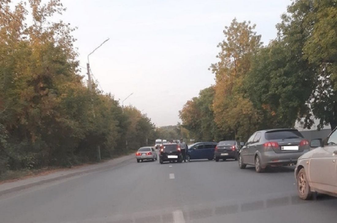 На Севере в Пензе из-за ДТП осложнено движение транспорта