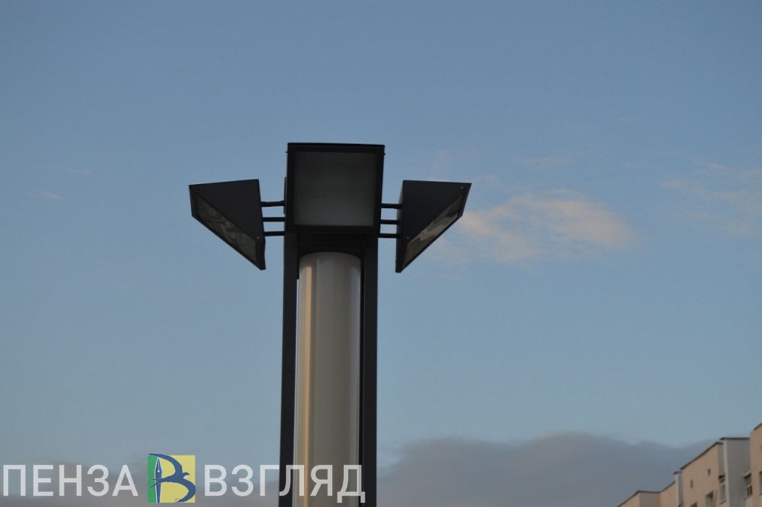 В Пензенской области пьяная автоледи врезалась в столб, и тот упал на ребенка