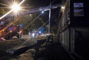 На улице Куйбышева в Пензе при пожаре спасли женщину