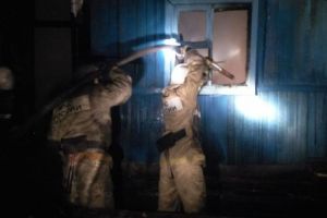 На Казанской улице в Пензе полностью сгорела кровля дома