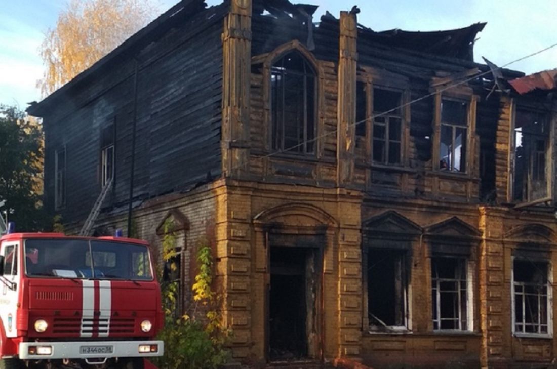 «Это старинный дом». Появилось фото с места пожара в Кузнецке