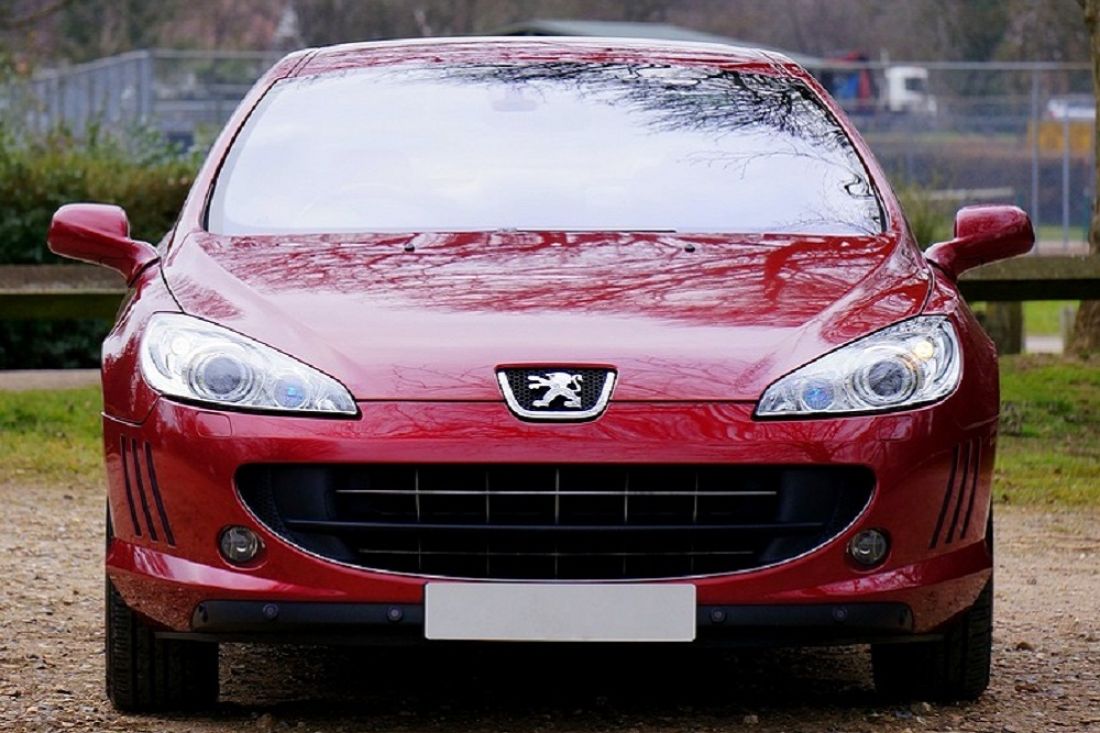В Пензе врезавшийся в «Peugeot» автомобиль покинул место ДТП