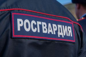 Росгвардейцы задержали девушку, укравшую туалетную воду из пензенского ТЦ
