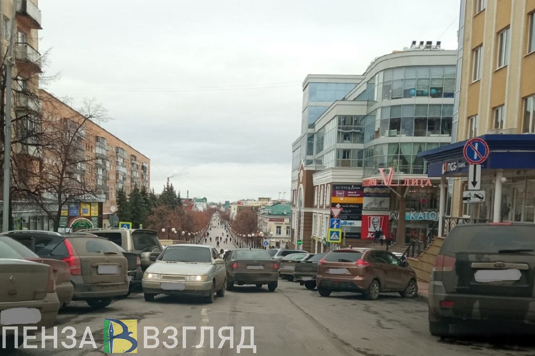 Пензенский автохам нагло прокатился вверх по улице Московской