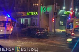В центр Пензы на место жесткой аварии прибыли три реанимации и ДПС