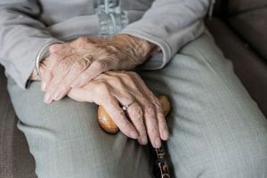 В Пензенской области сын ломал палкой ребра 84-летней матери