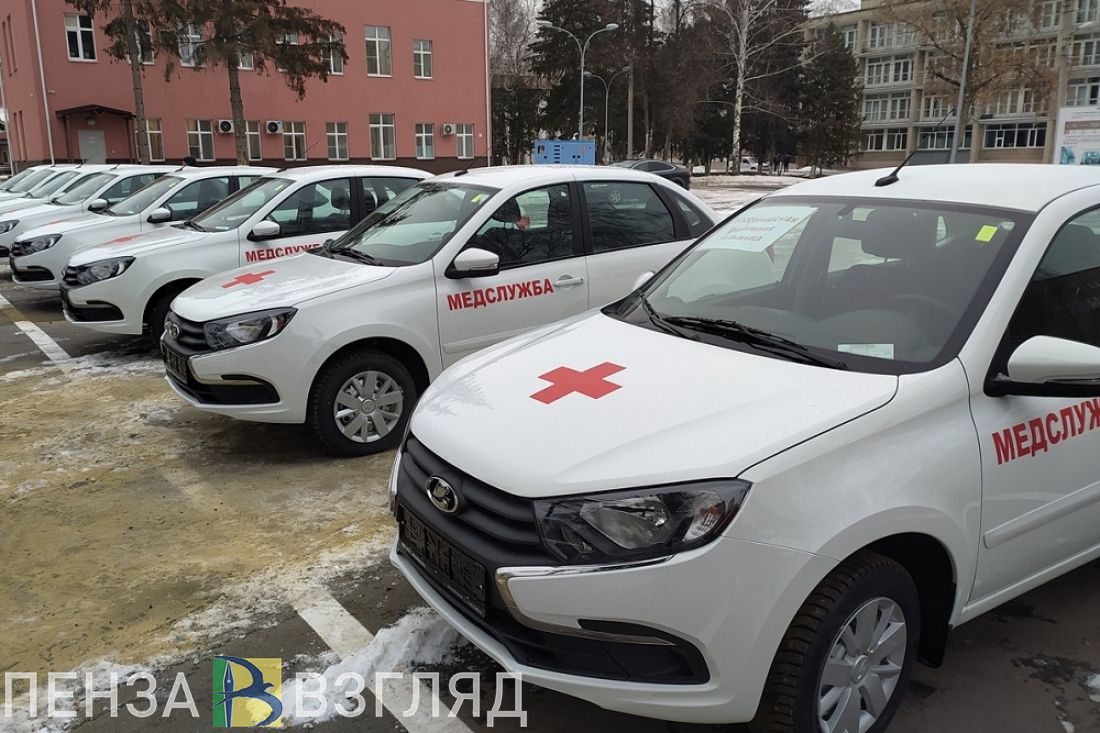 Пензенский губернатор вручил сотрудникам «скорой» ключи от автомобилей  неотложной медпомощи