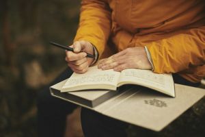 Жительница Пензы при продаже куртки наткнулась на мошенника