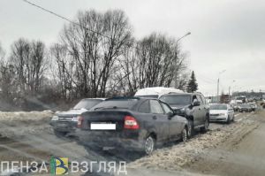 На окраине Пензы две легковушки угодили в ДТП. Фото